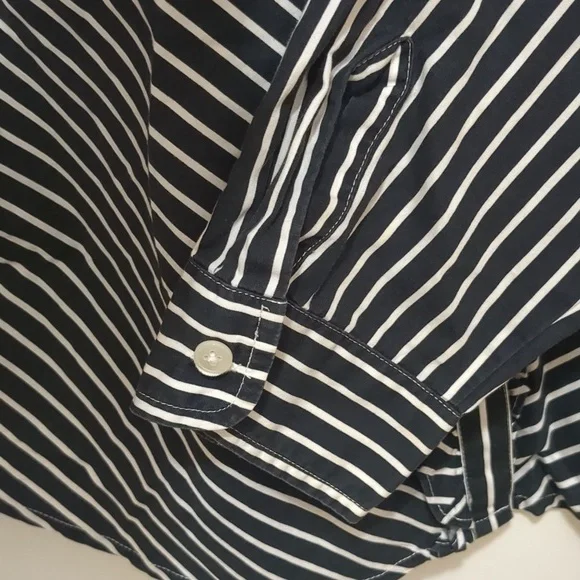 TALBOTS Long Sleeve Button up Shirt Size L - Picture 4 of 7